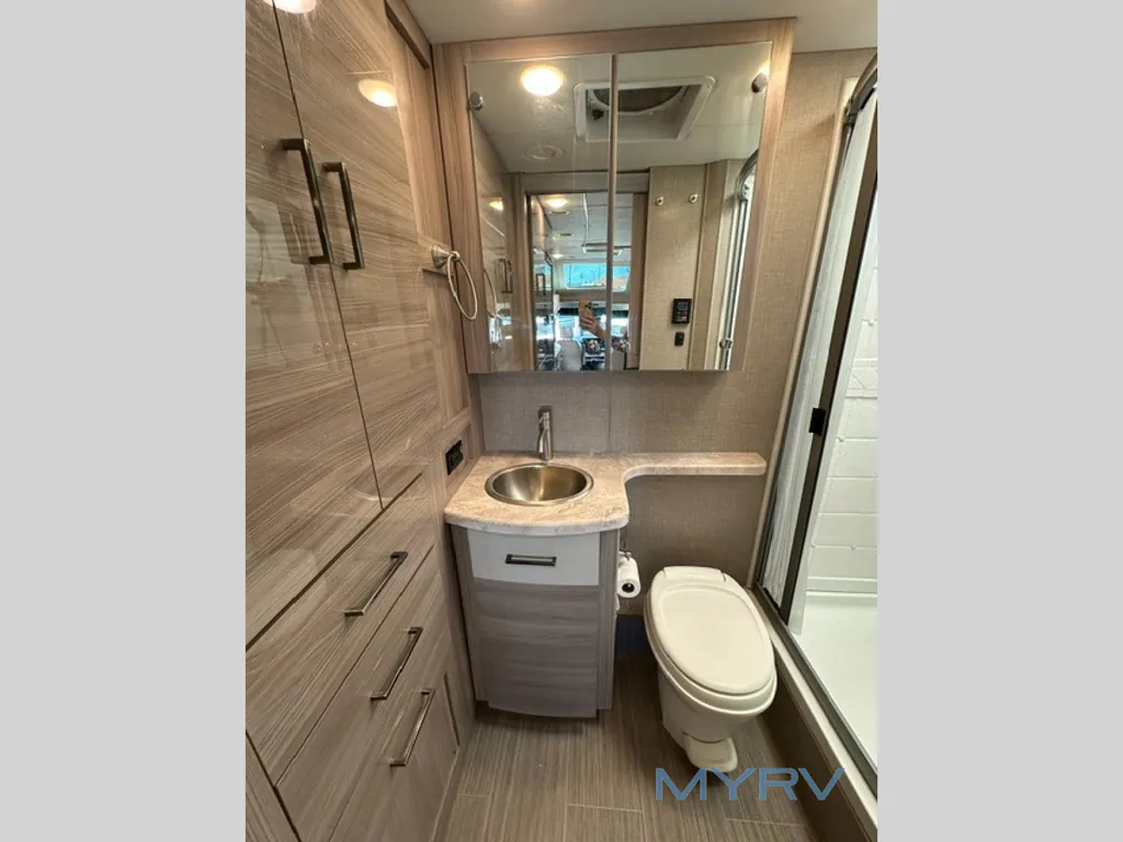 2023 Thor Motor Coach Tiburon 24FB, Photos photo 28