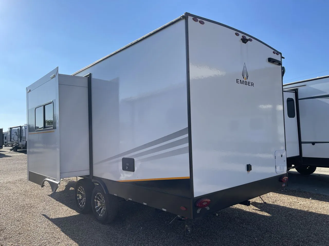 2025 Ember RV E-Series 21FBE - Photo 4