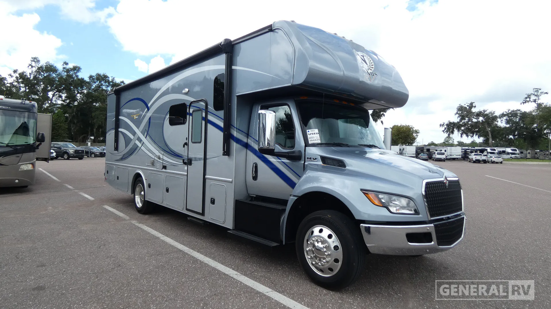 2025 Nexus Triumph 32TSC - Photo 2