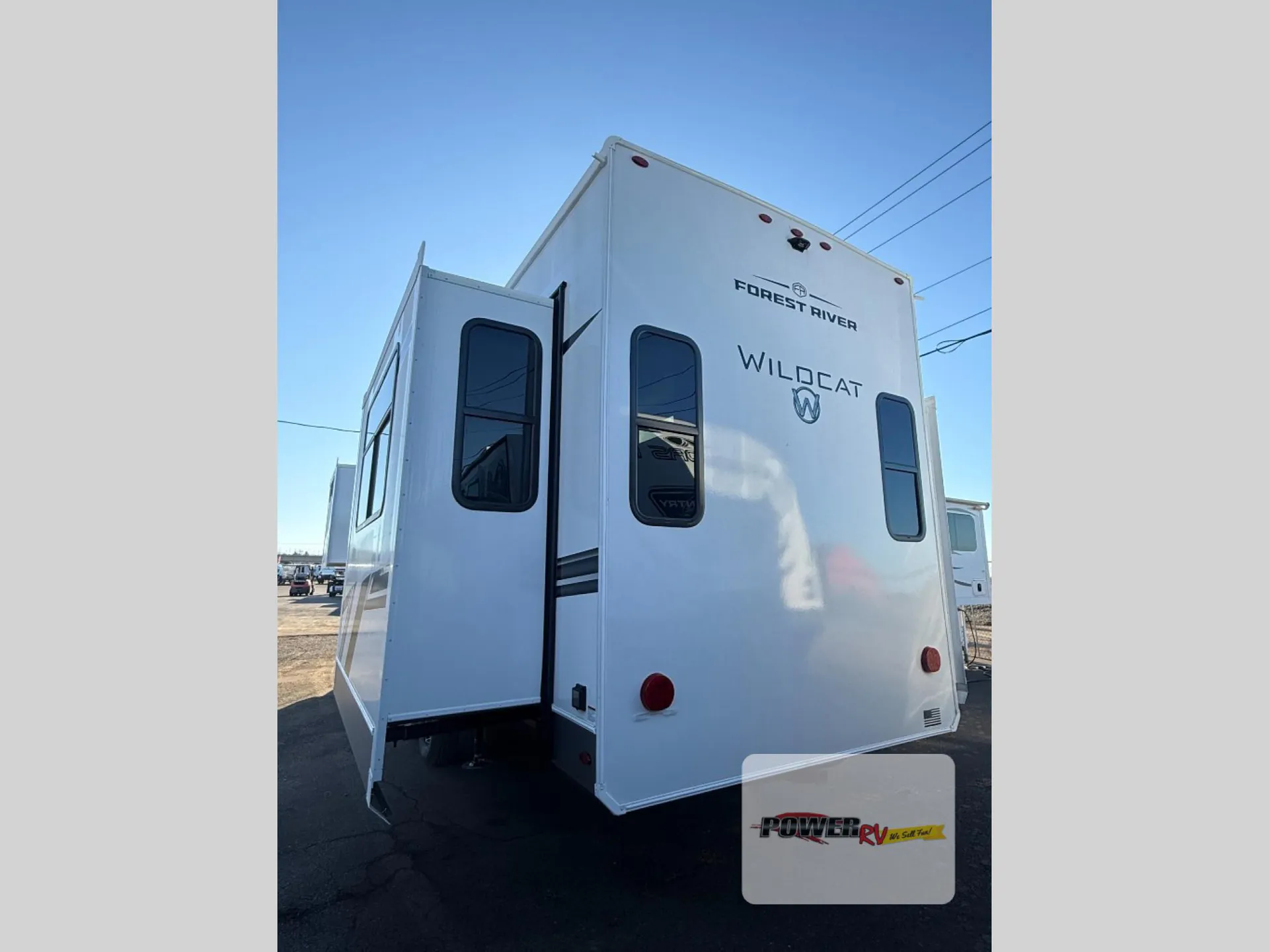 2027 Forest River Wildcat 32CHILL — Photo 5
