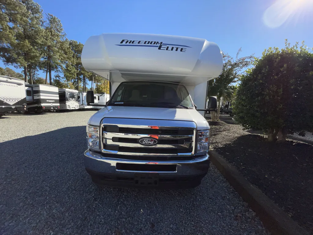 2026 Thor Motor Coach Freedom Elite 28HE, Photos photo 4