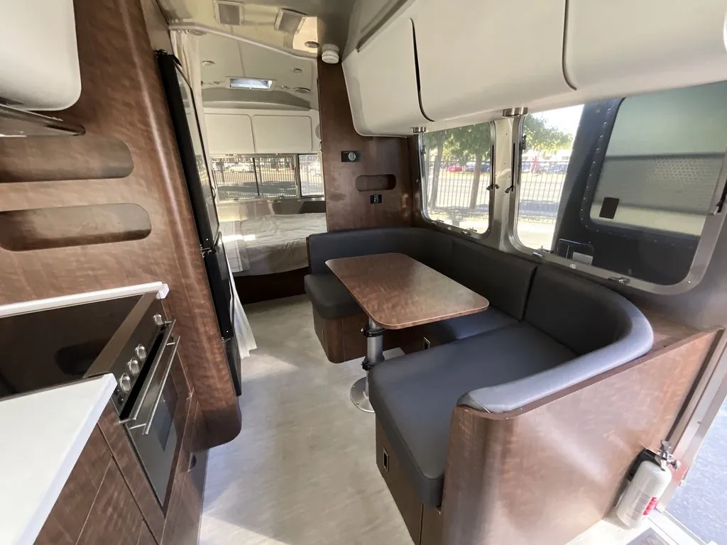 2022 Airstream Globetrotter 23FB - Photo 2