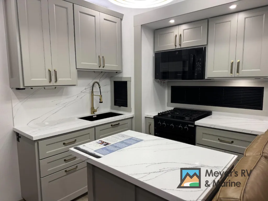 2026 Brinkley Model G 3970, Photos photo 8