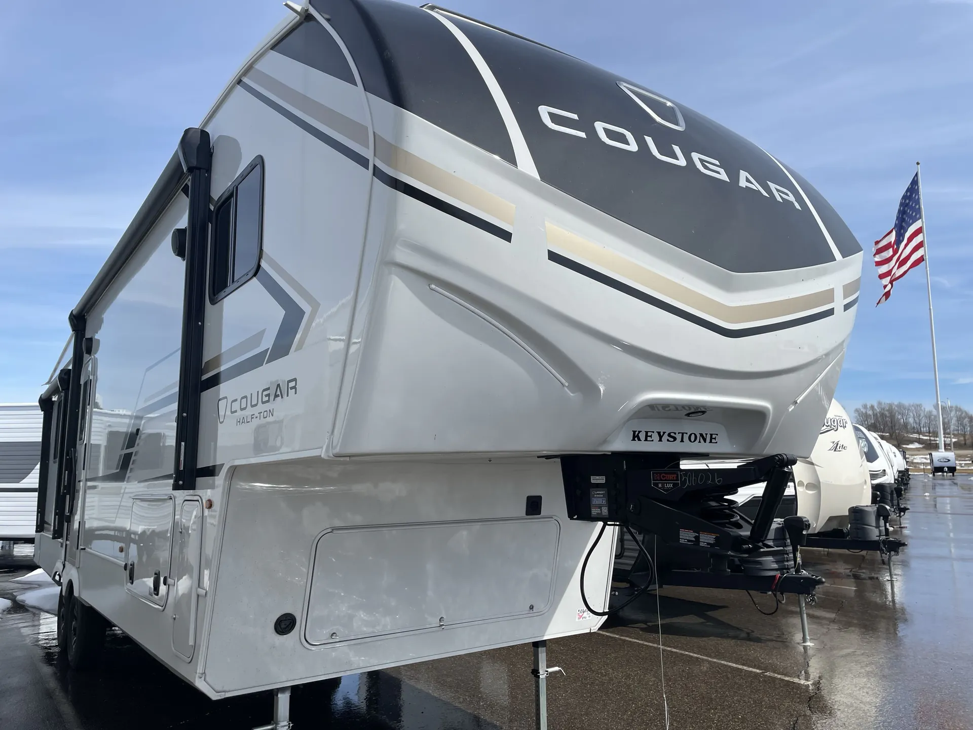 2026 Keystone Cougar Half-Ton 29MBD - Photo 2