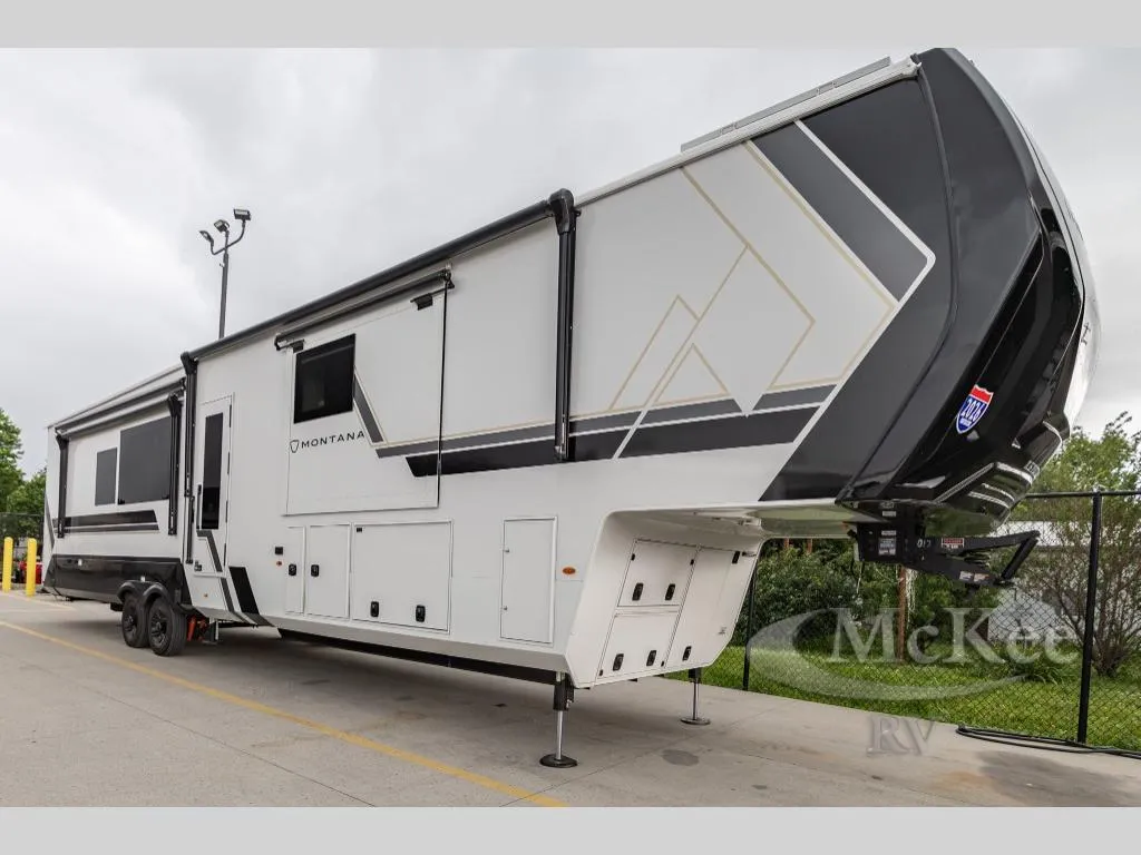 2026 Keystone RV Montana 3900RK - Photo 2