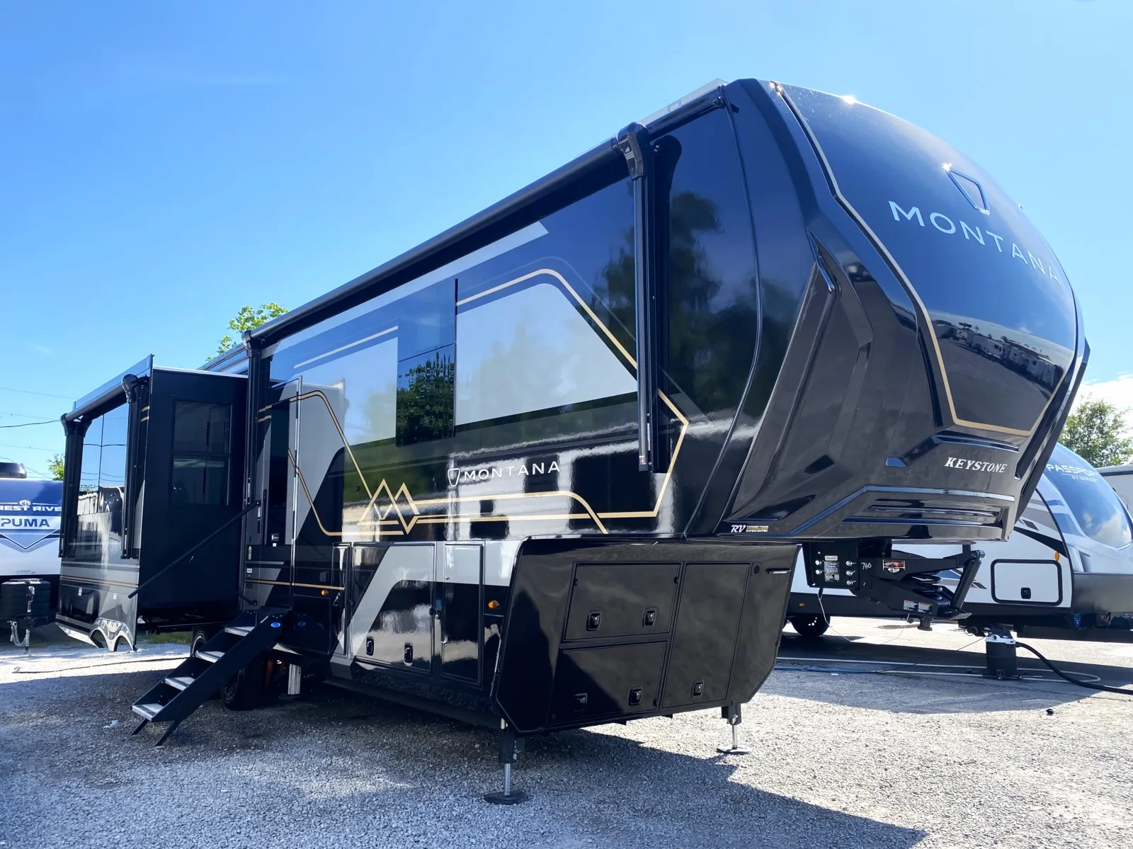 2026 Keystone Montana 3100RL - Photo 2