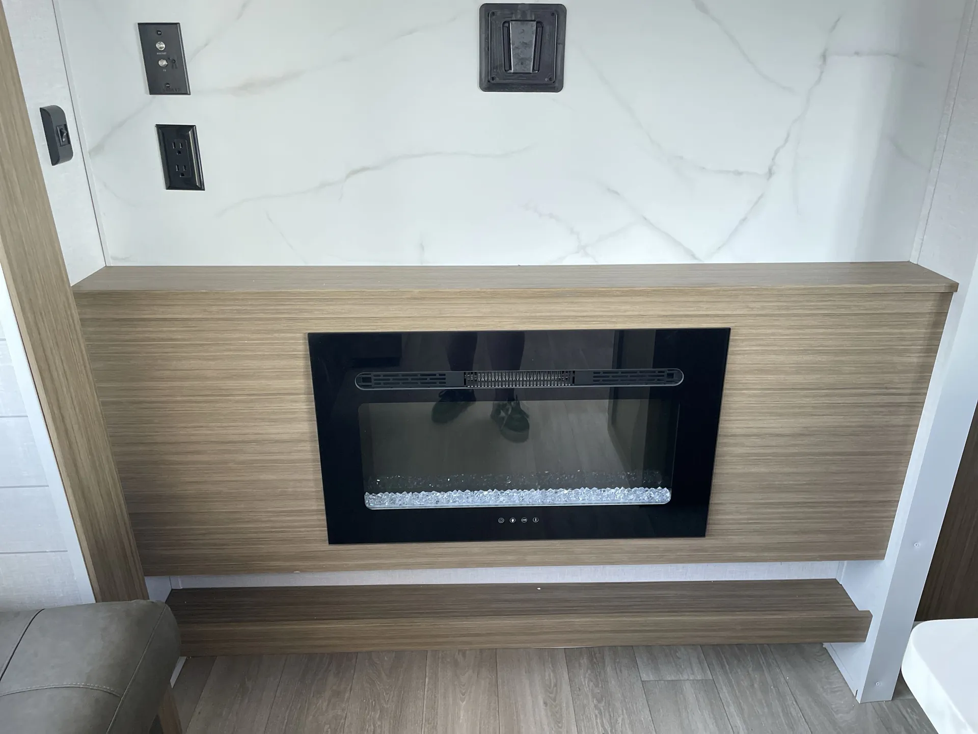 2027 Forest River Wildwood X-Lite 273QBXL — fireplace