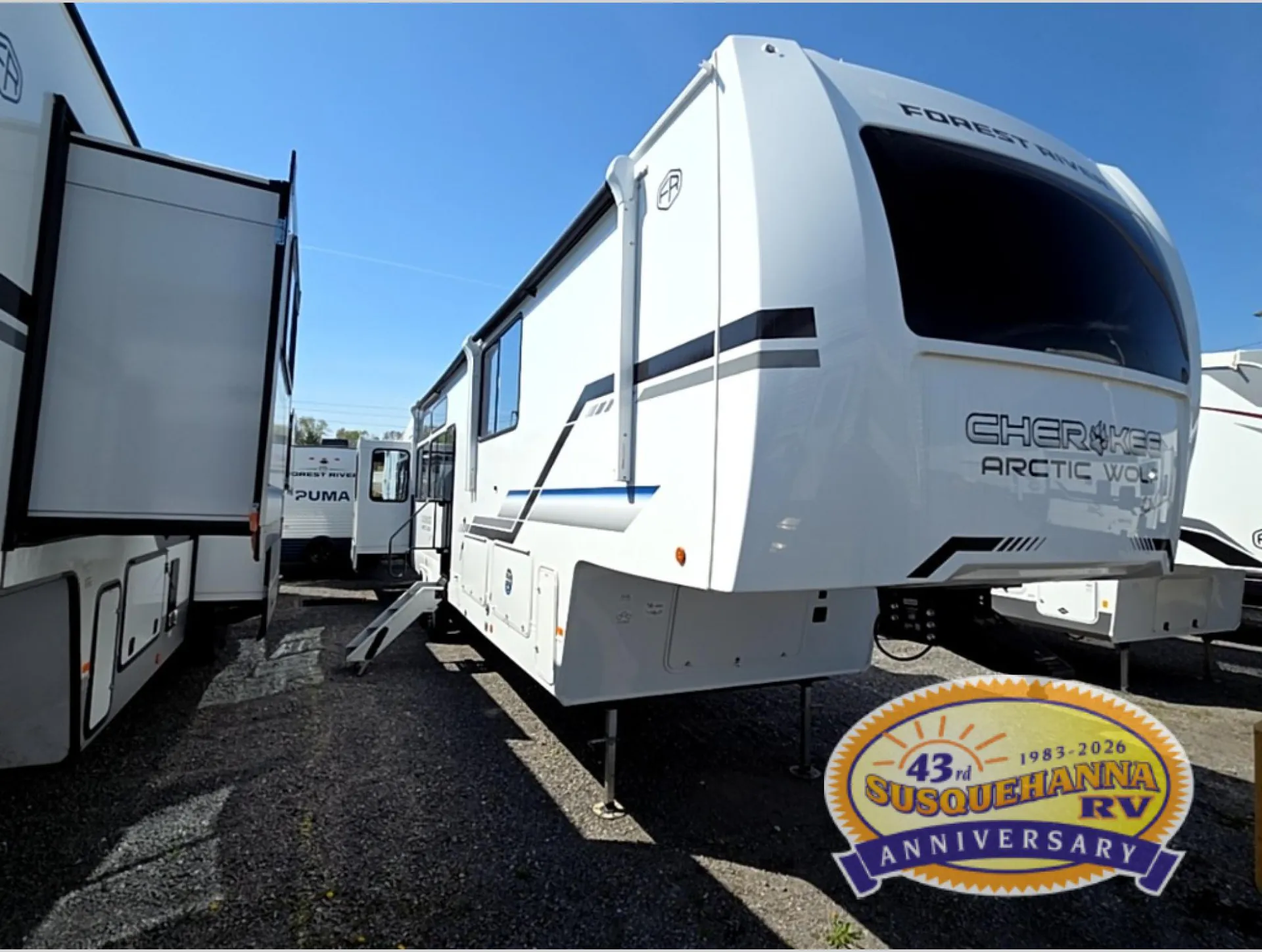 2026 Forest River Cherokee Arctic Wolf 38LEAHG - Photo 4