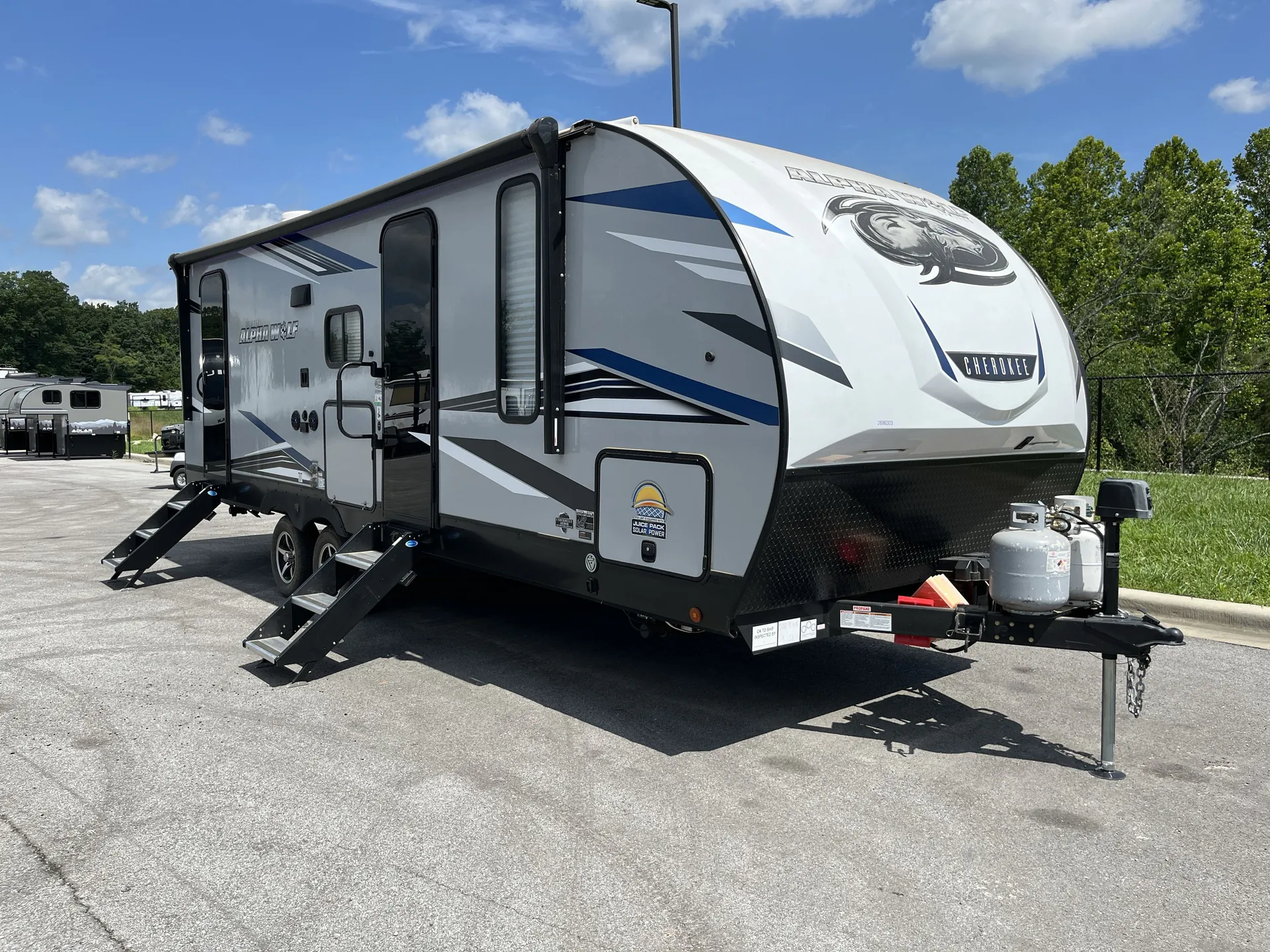2022 Forest River Cherokee Alpha Wolf 23DBH-L - Photo 2