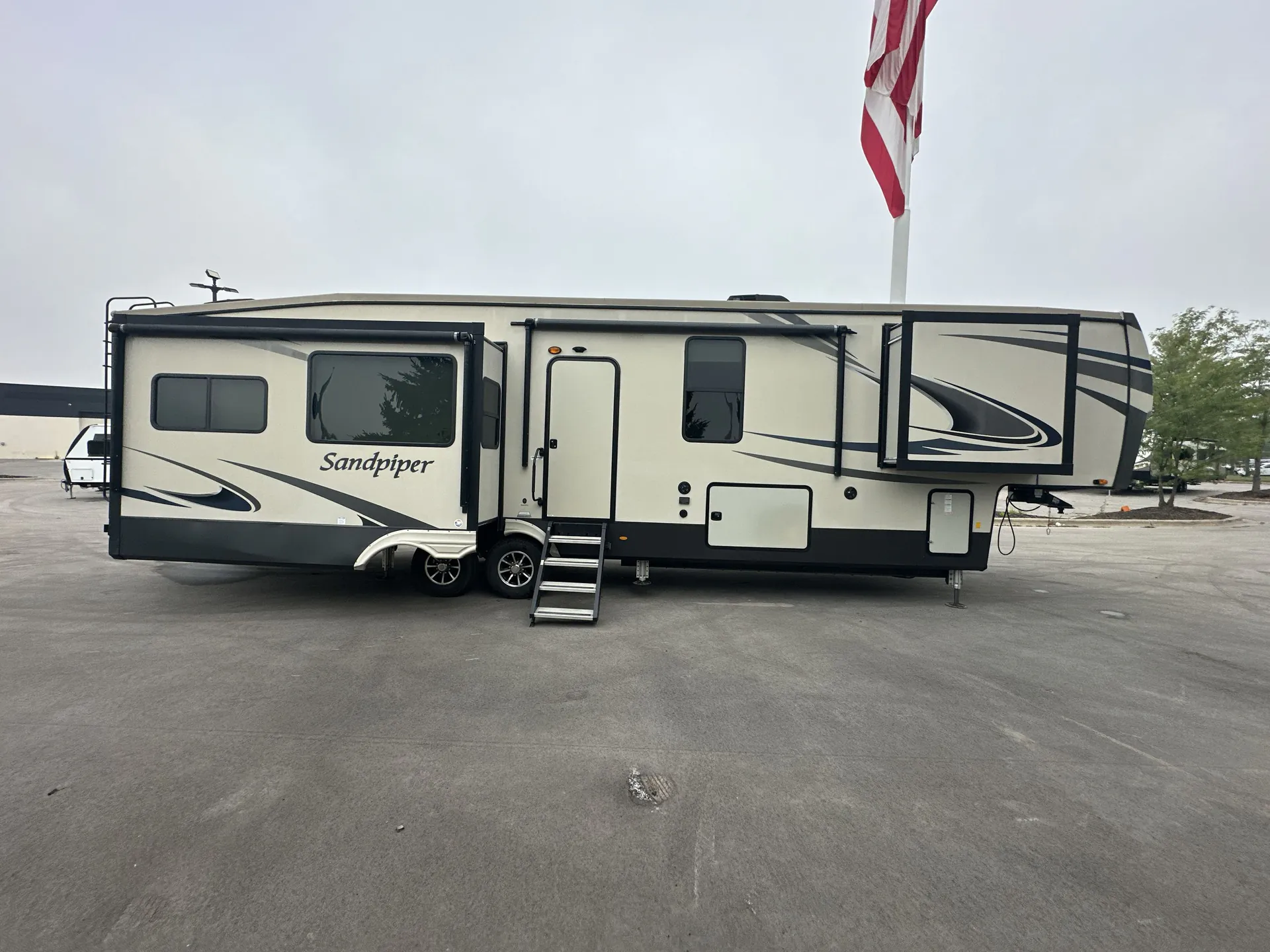 2020 Forest River Sandpiper 368FBDS — living area main