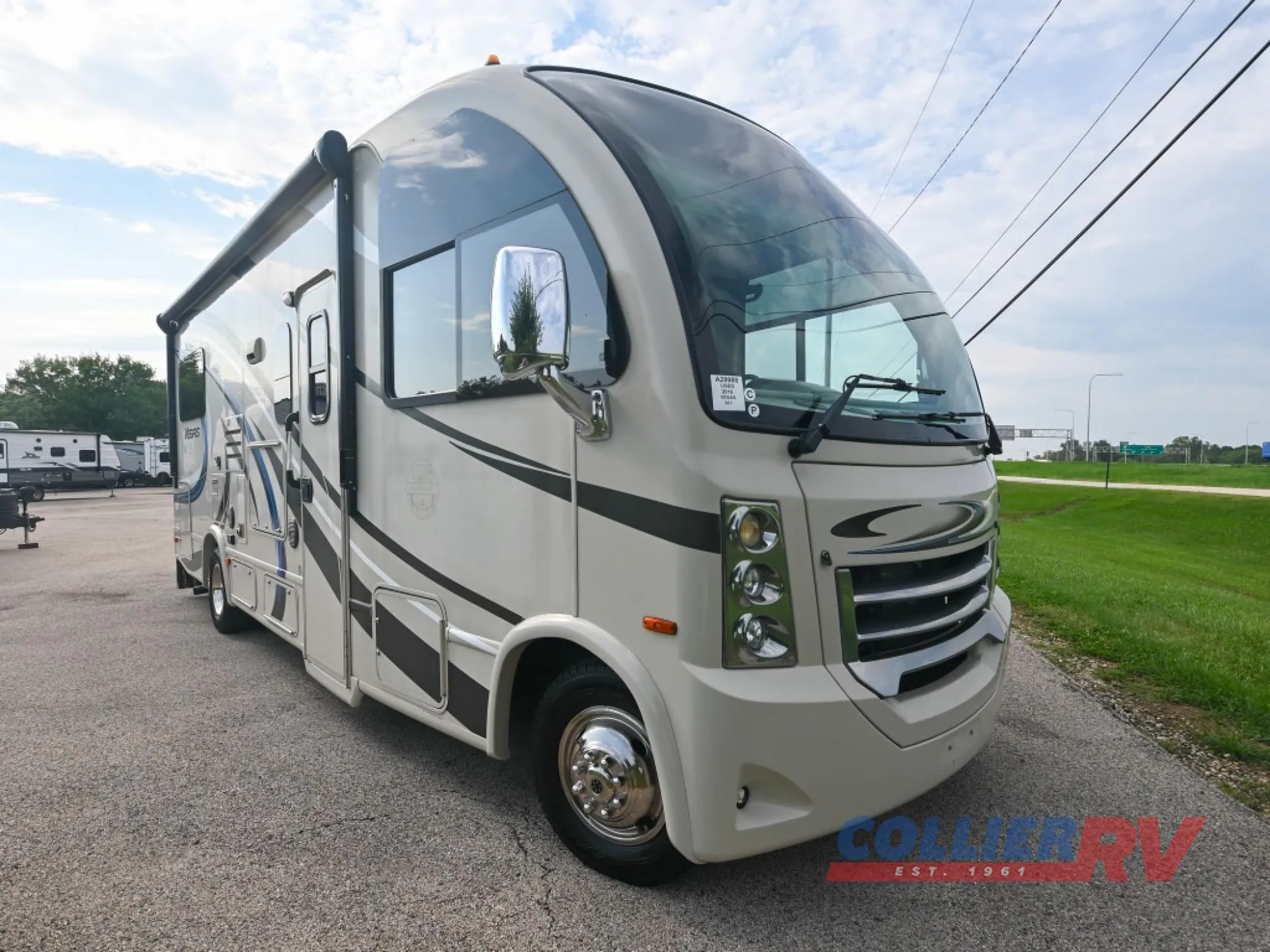 2016 Thor Motor Coach Vegas 24.1 - Photo 2