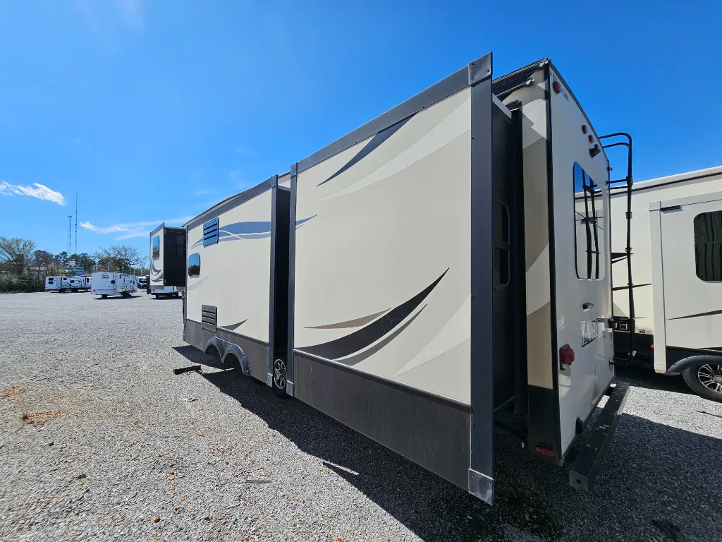 2018 Keystone Laredo 340FL - Photo 4