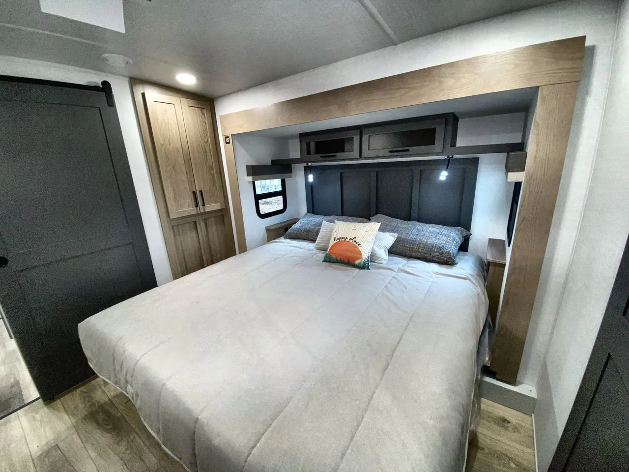 2026 Forest River Rockwood Signature 401SFB - Photo 4