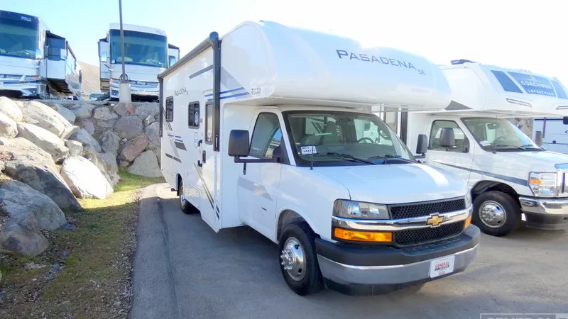 2026 Thor Motor Coach Pasadena SE SE21 Chevy - Photo 2