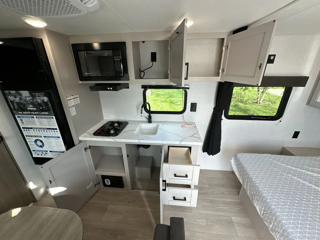 2027 Jayco Jay Flight 175FQ, Photos photo 11