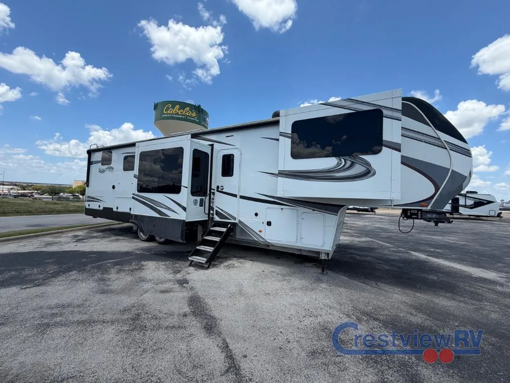 2023 Grand Design Solitude 380FL - Photo 3