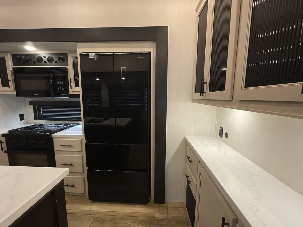 2025 Forest River Sabre 38DBL, Photos photo 15
