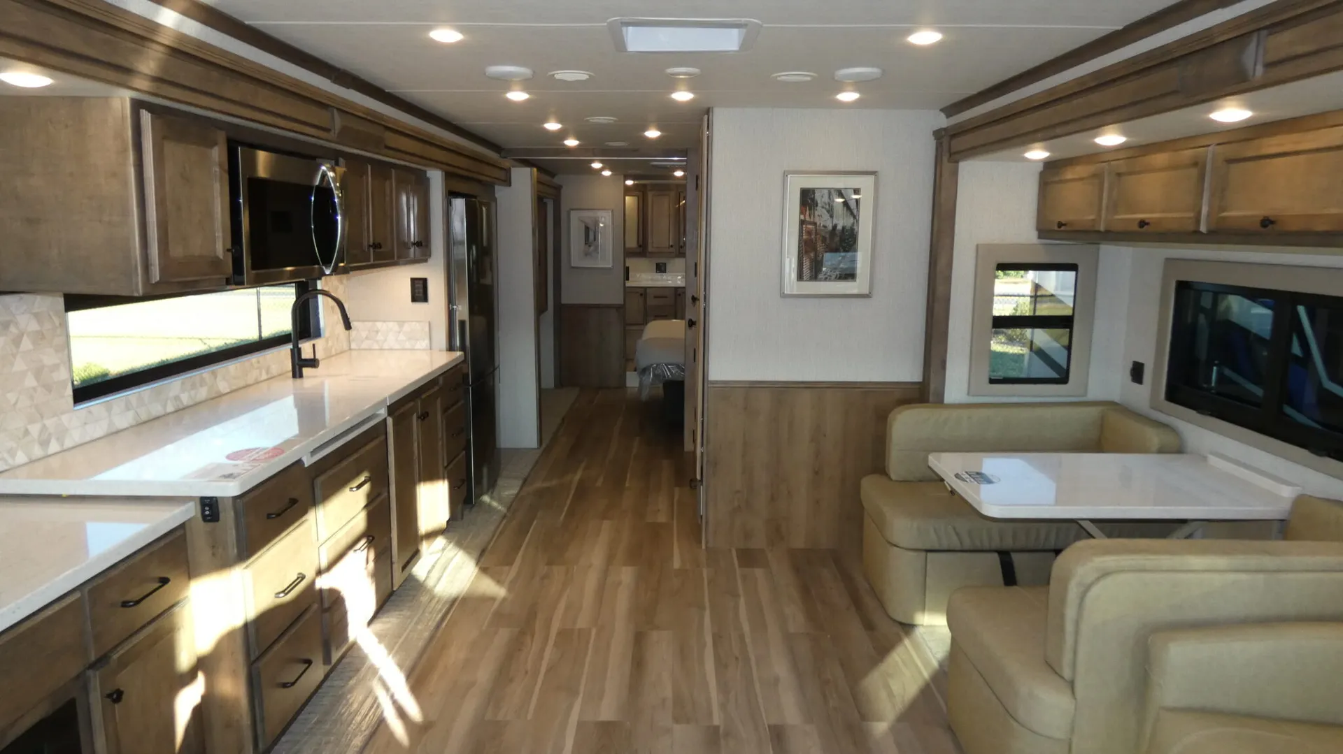2026 Tiffin Byway 38 CL - Photo 3