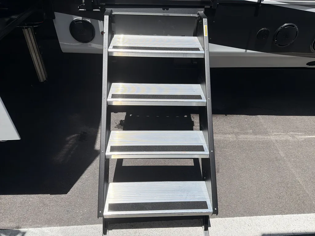 2026 Jayco North Point 395DSDB, Photos photo 2