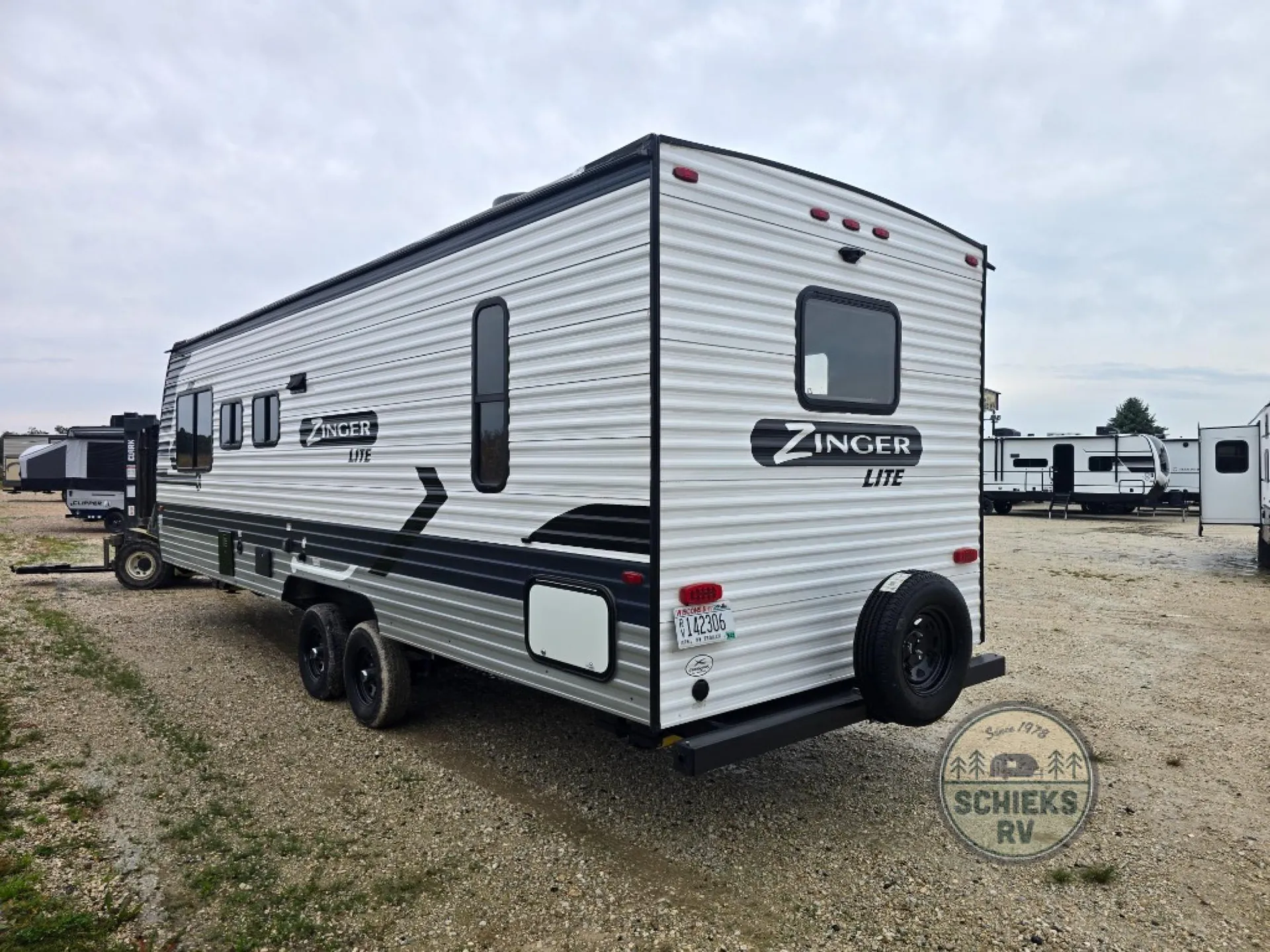 2022 CrossRoads Zinger Lite 259FL - Photo 4