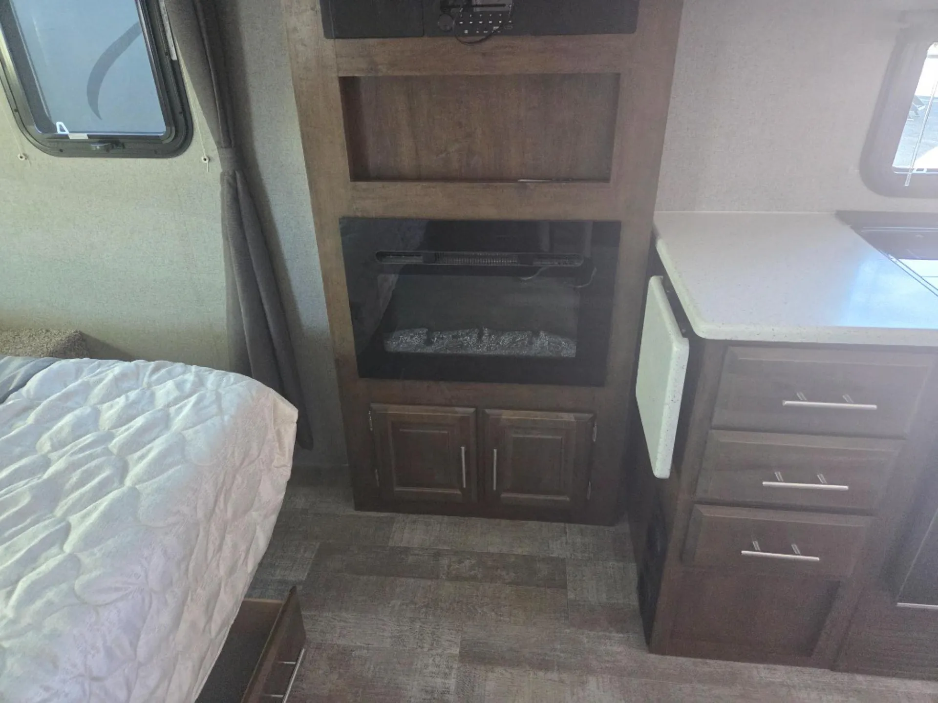 2020 Forest River Rockwood Mini Lite 2205S - Photo 3