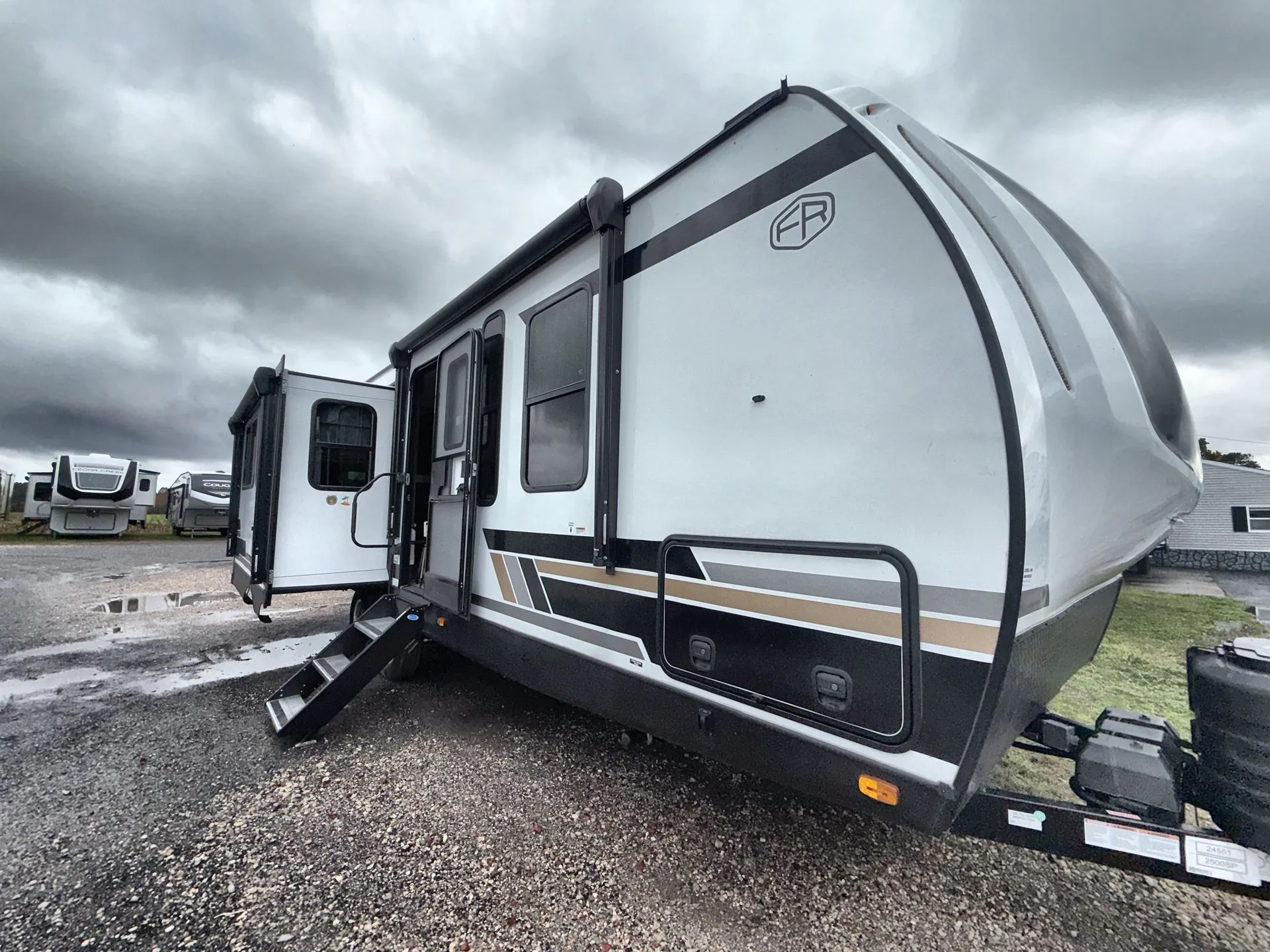 2025 Forest River Vibe 2500SP - Photo 2