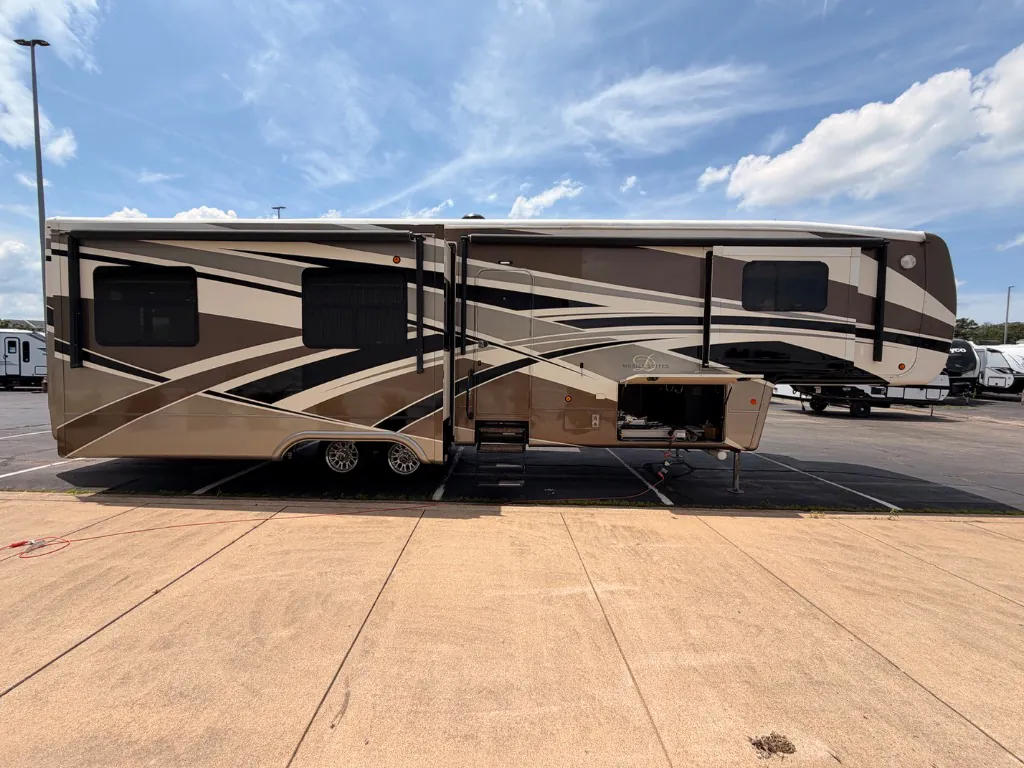 2016 DRV Mobile Suites 40KSSB4 - Photo 3