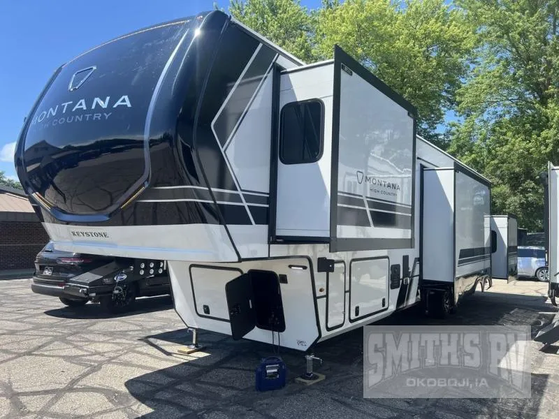 2026 Keystone Montana 381TB - Photo 4