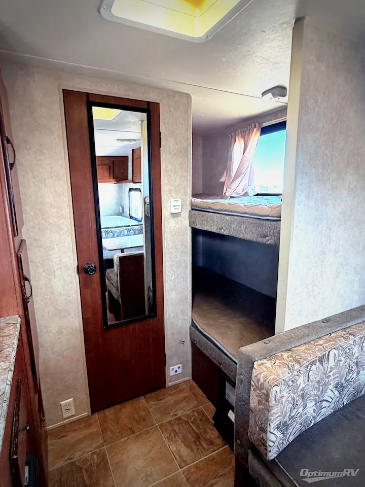 2018 Forest River Wildwood X-Lite 230BHXL — Photo 6