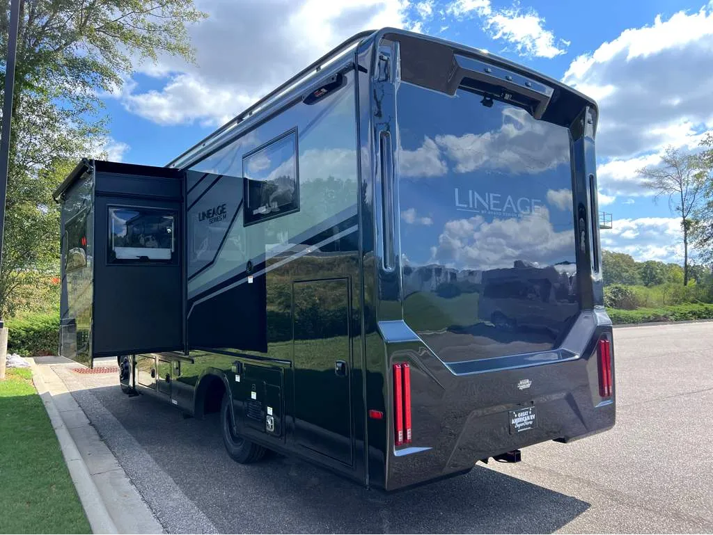 2026 Grand Design Lineage Series M 25TK - Photo 4