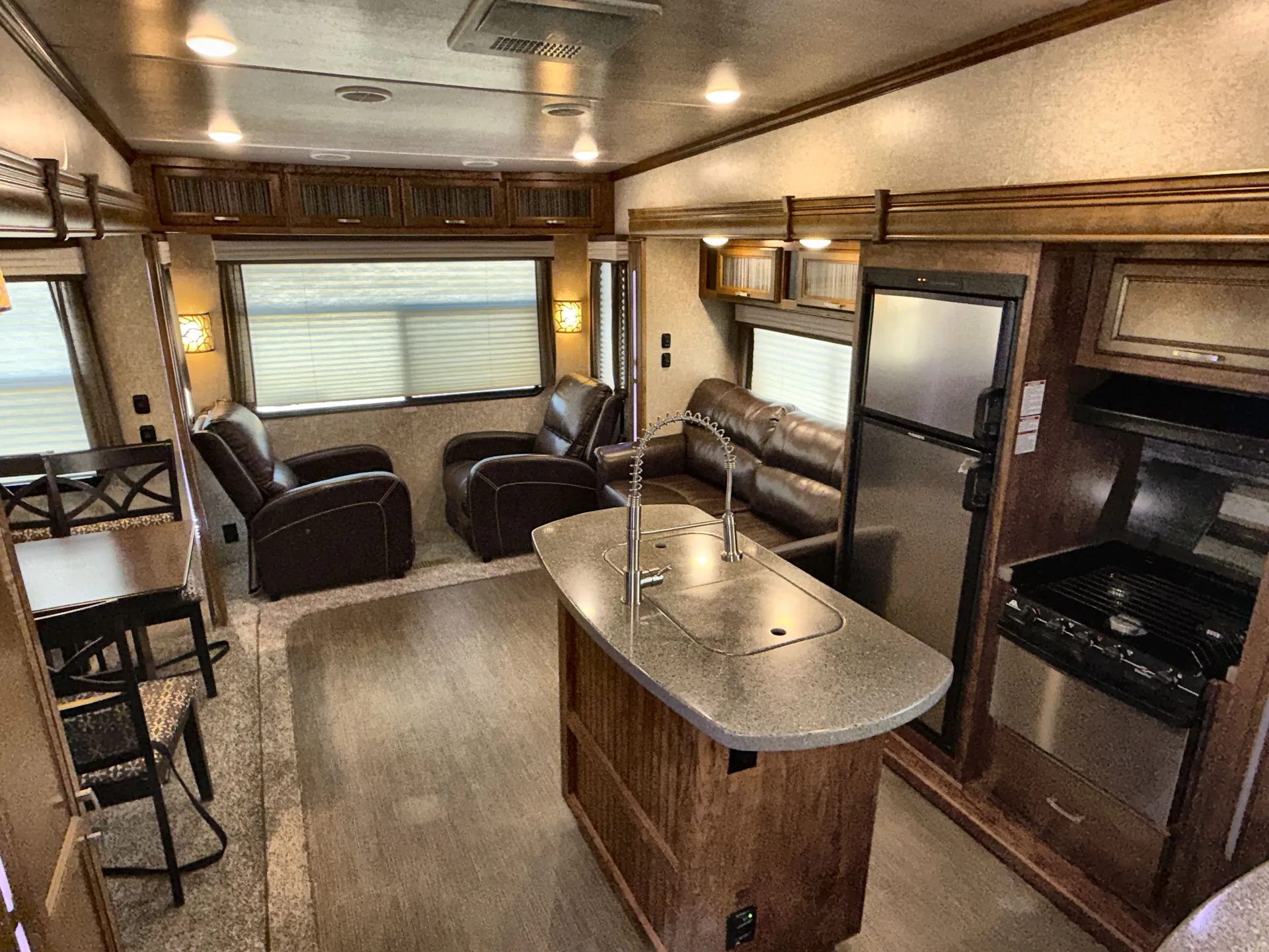 2018 Heartland North Peak 28 TS — living area main