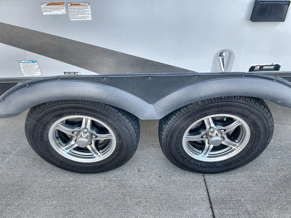 2021 Forest River Flagstaff Micro Lite 25FKS, Photos photo 2