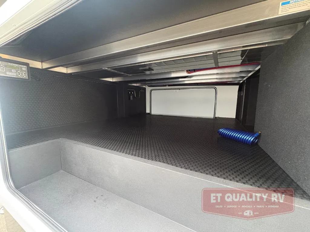 2026 Brinkley Model Z 3600, Photos photo 7