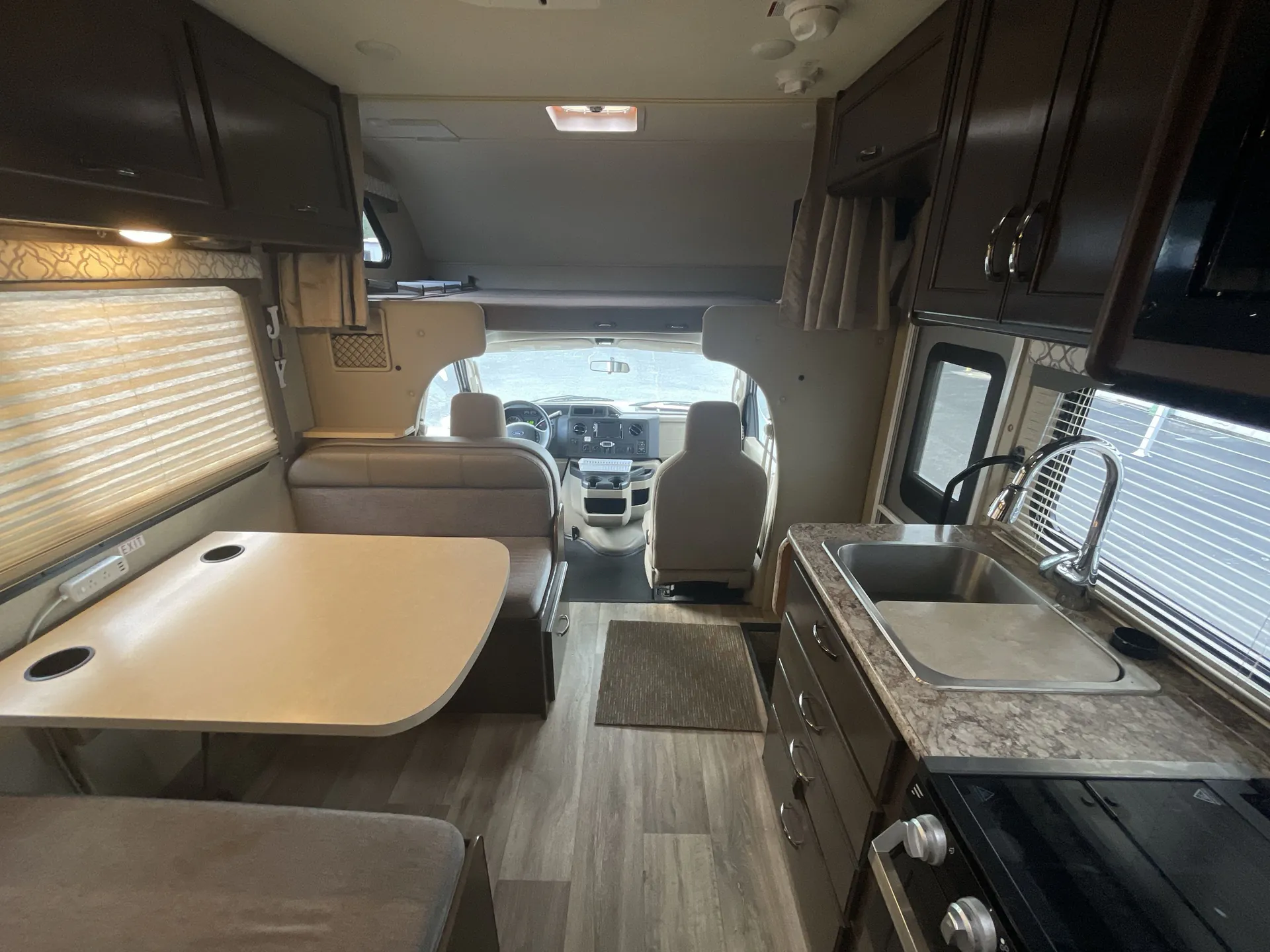 2019 Thor Motor Coach Freedom Elite 22FE — living area main