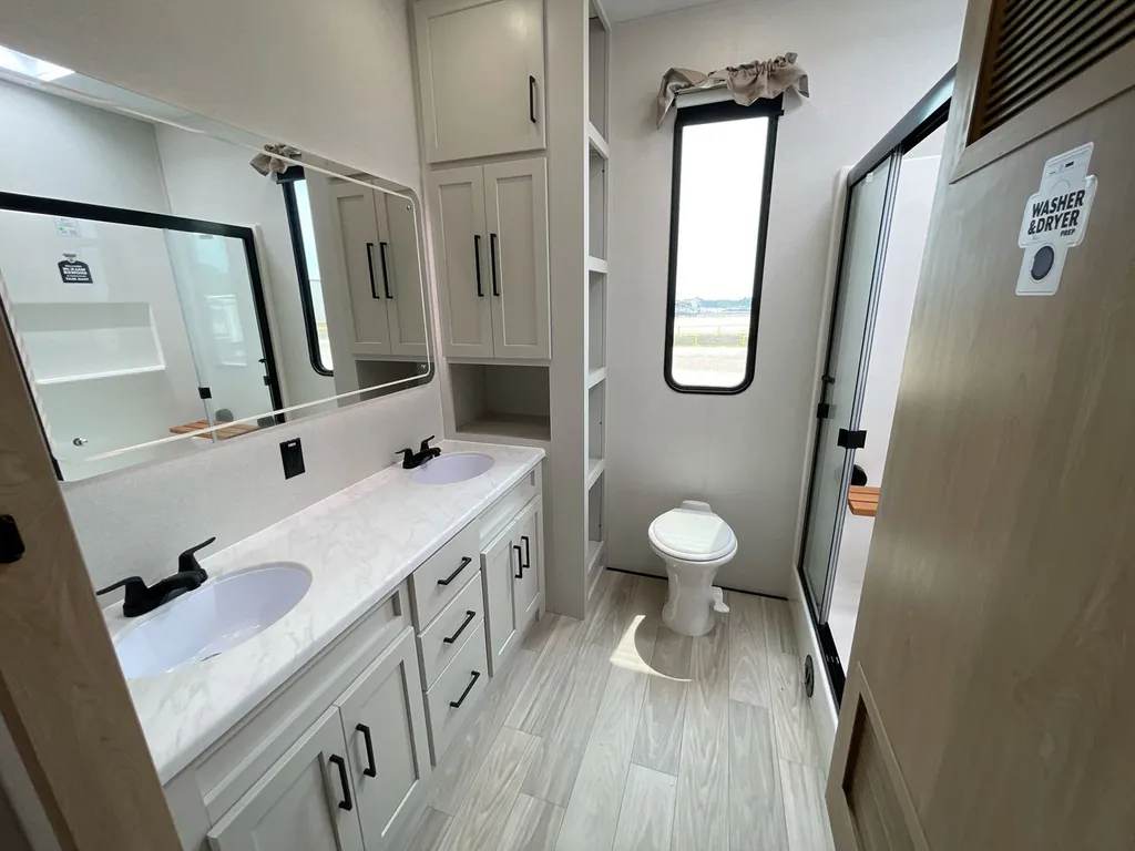 2025 Forest River Sandpiper Destination 388JW, Photos photo 22