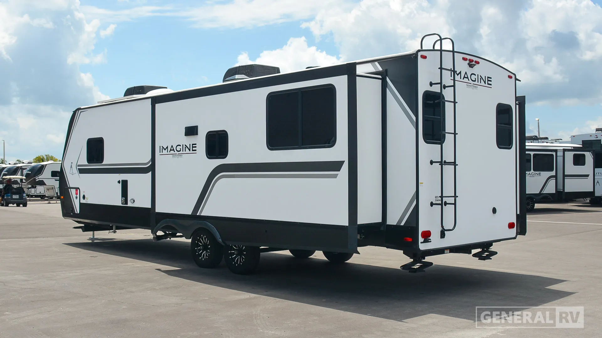2026 Grand Design Imagine 3100RD - Photo 4