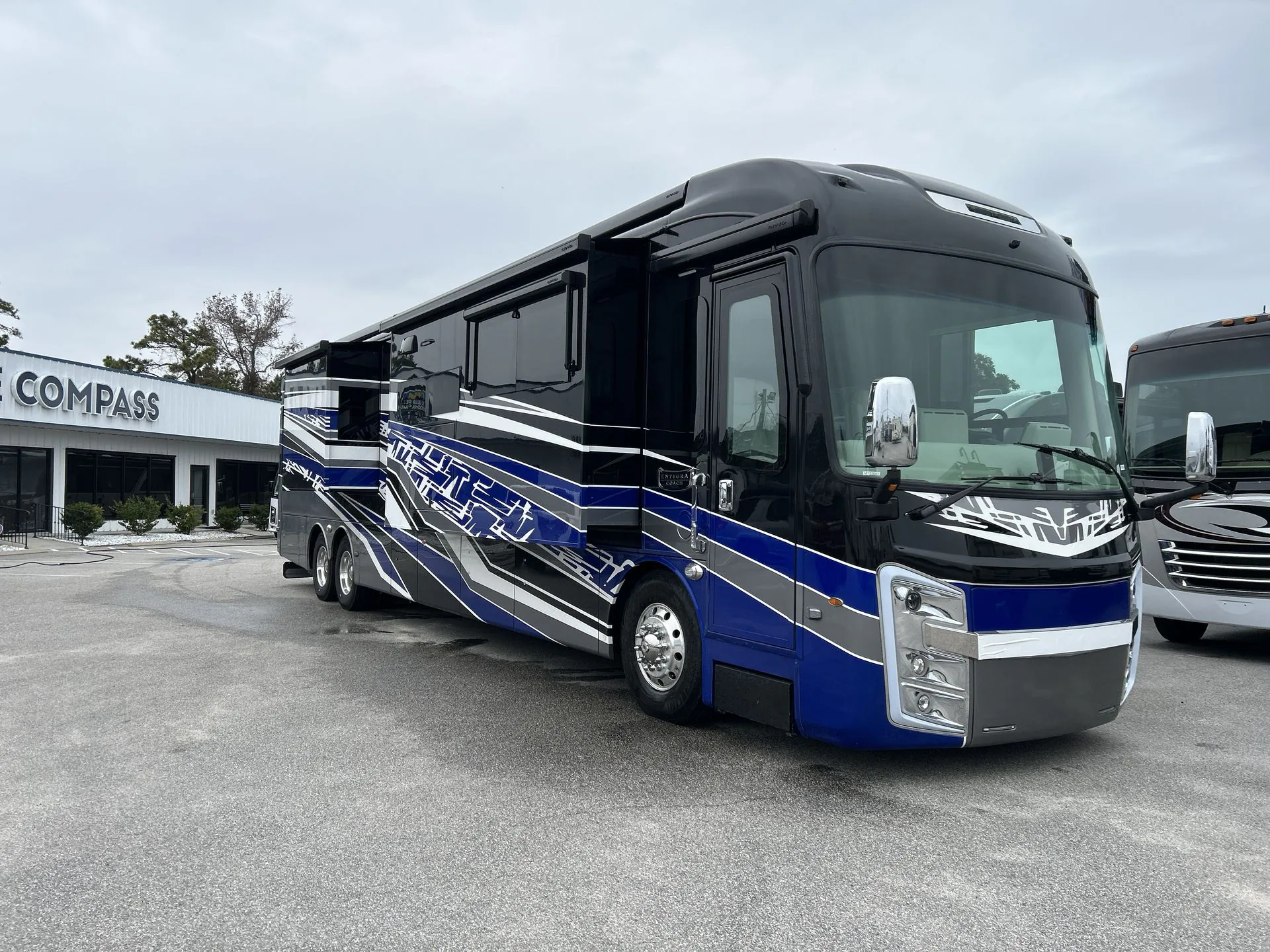 2026 Entegra Coach Aspire 44V - Photo 2