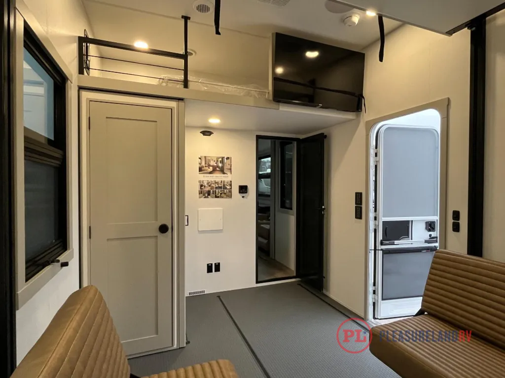 2026 Brinkley Model G 4100, Photos photo 16