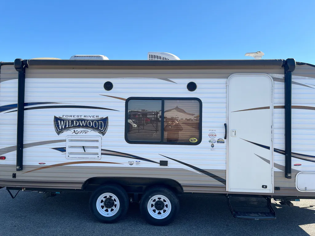 2017 Forest River Wildwood X-Lite 201BHXL, Photos photo 26