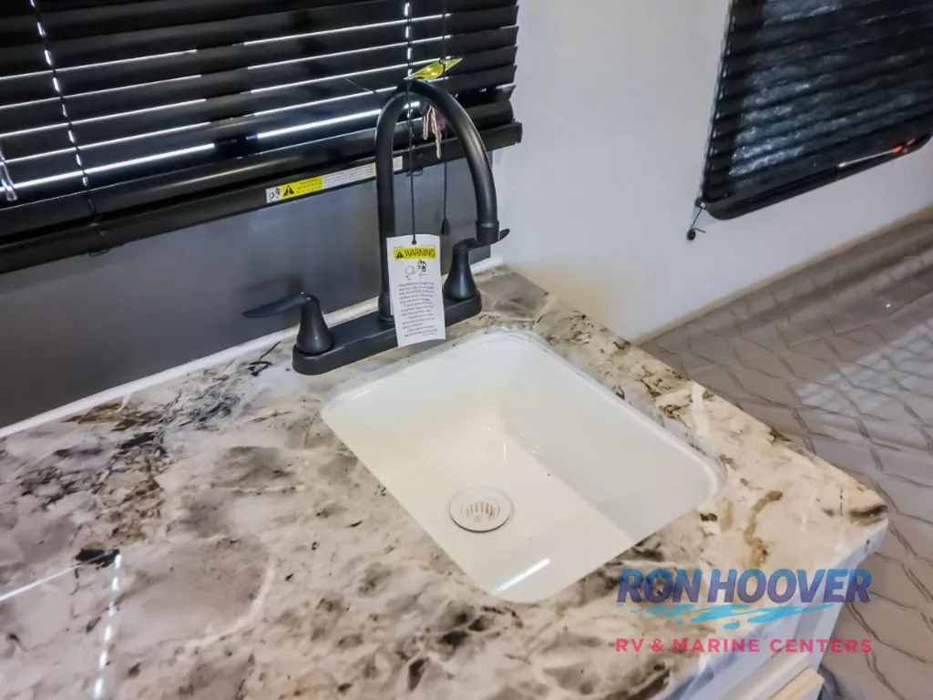 2027 Shasta Compact 17DB, Photos photo 16