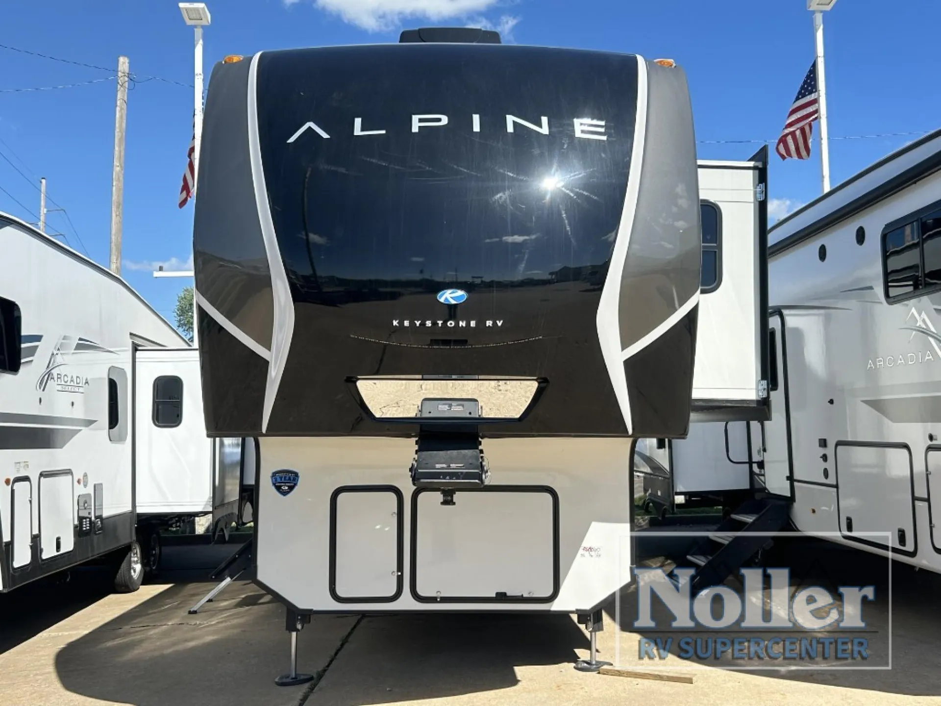 2024 Keystone Alpine 3102RL - Photo 2
