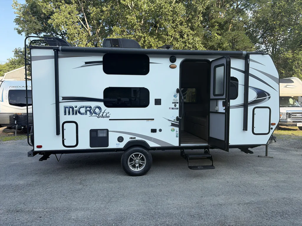 2018 Forest River Flagstaff Micro Lite 19KD, Photos photo 29