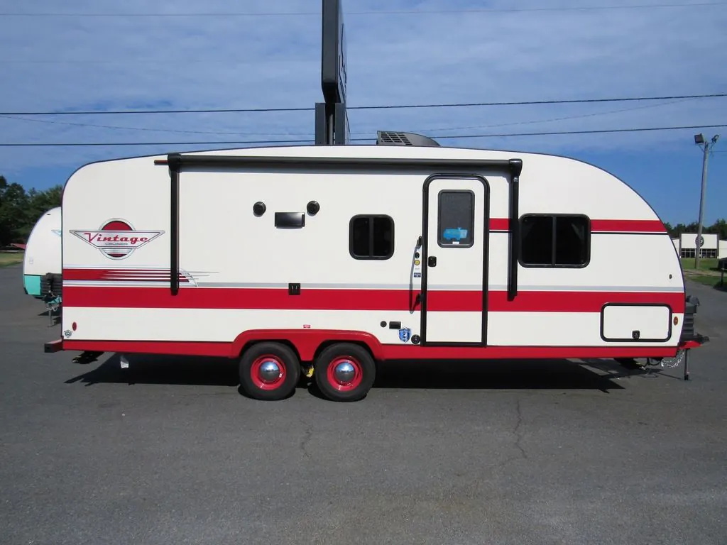 2026 Gulf Stream Vista Cruiser 23QBS - Photo 2