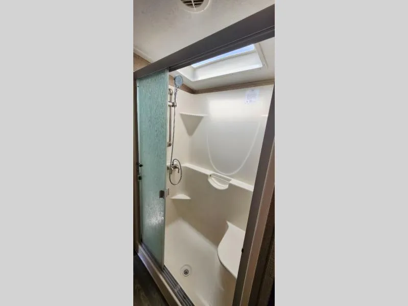 2015 Keystone RV Montana Used    3402 RL - Photo 2