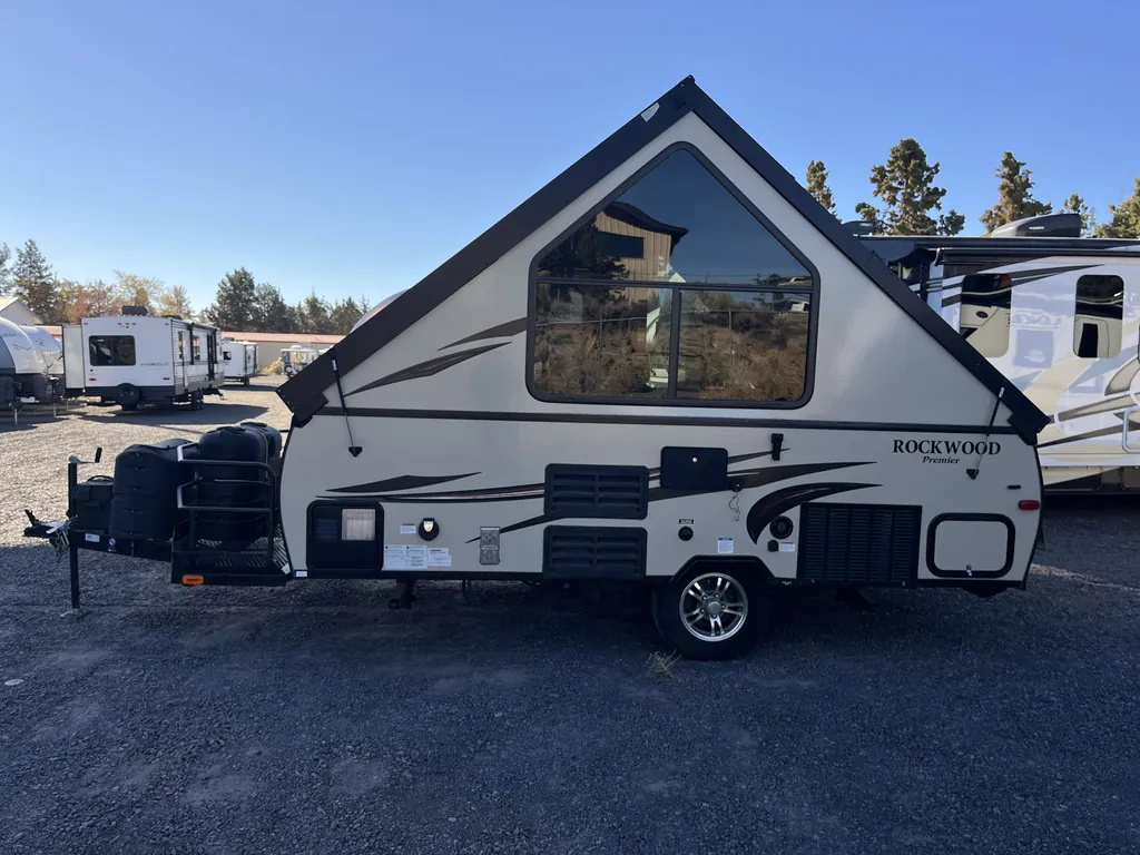 2017 Forest River Rockwood Hard Side A122BH, Photos photo 6