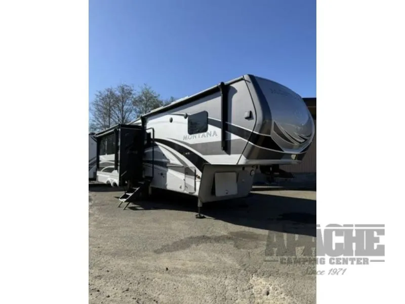 2024 Keystone Montana 3123RL - Photo 2