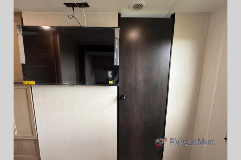 2026 Forest River Cherokee Timberwolf 39DC, Photos photo 21
