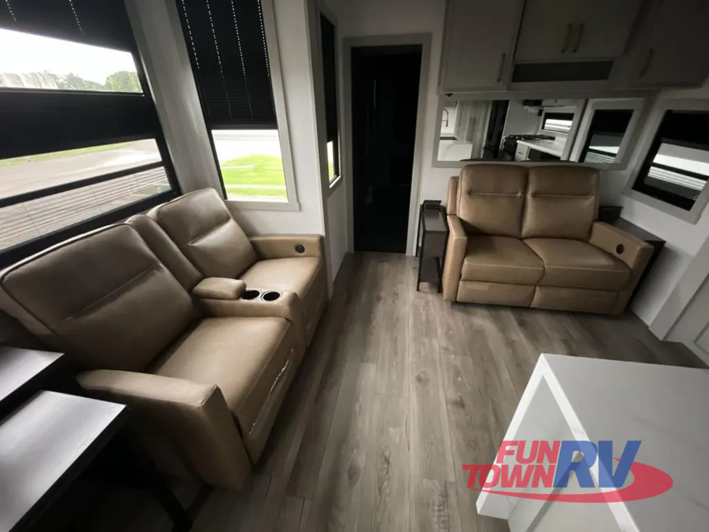 2026 Brinkley Model G 4100, Photos photo 16