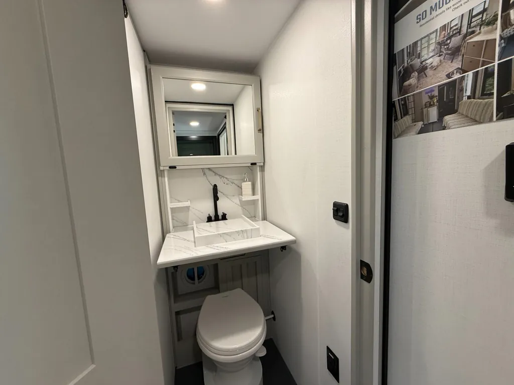 2026 Brinkley Model G 3520, Photos photo 40