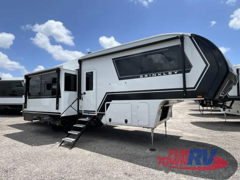 2026 Brinkley Model Z 3110 - Photo 2